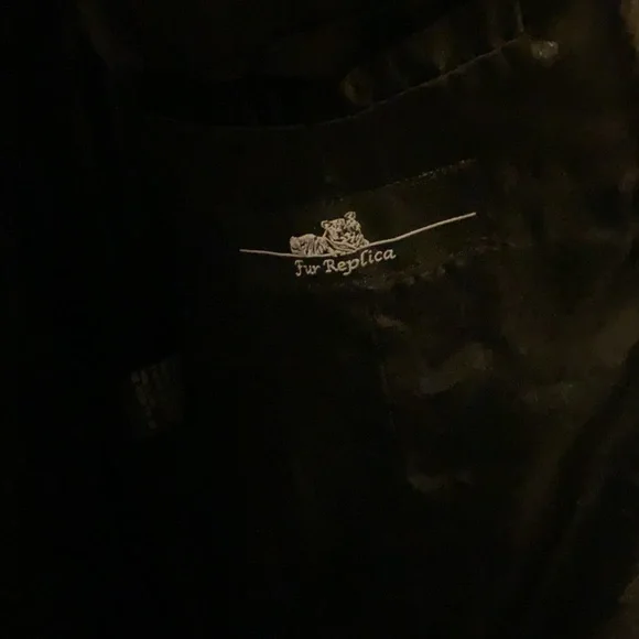 Pamela McCoy chinchilla replica fur coat - Picture 6 of 10